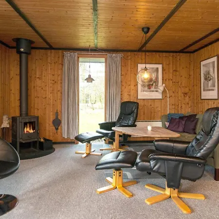 Three-bedroom In Toftlund 6 *